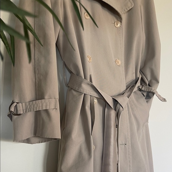 LONDON FOG | Heritage Trench Coat with Zip-Out Liner | Tan | 10 Petite - Picture 3 of 15
